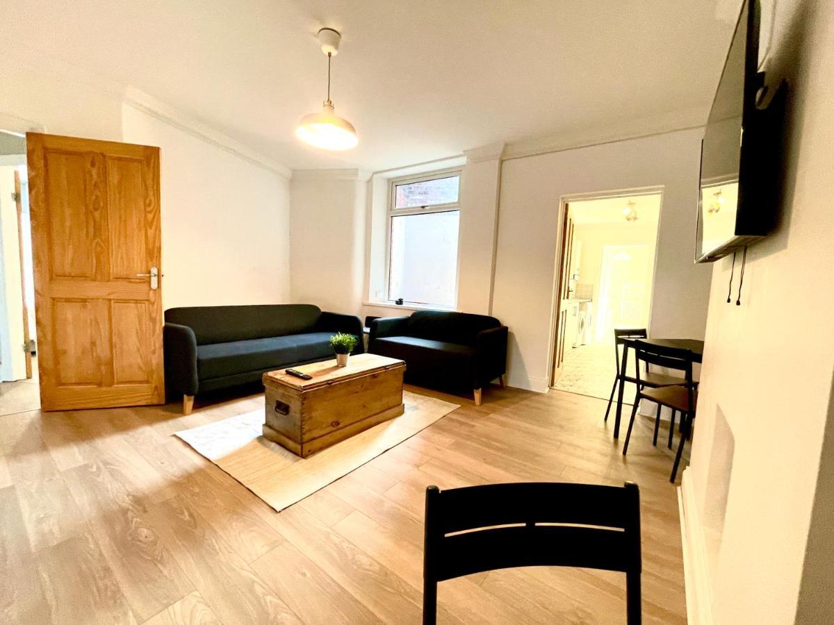 Huge Serviced Apartment With Free Parking Jesmond Exteriér fotografie