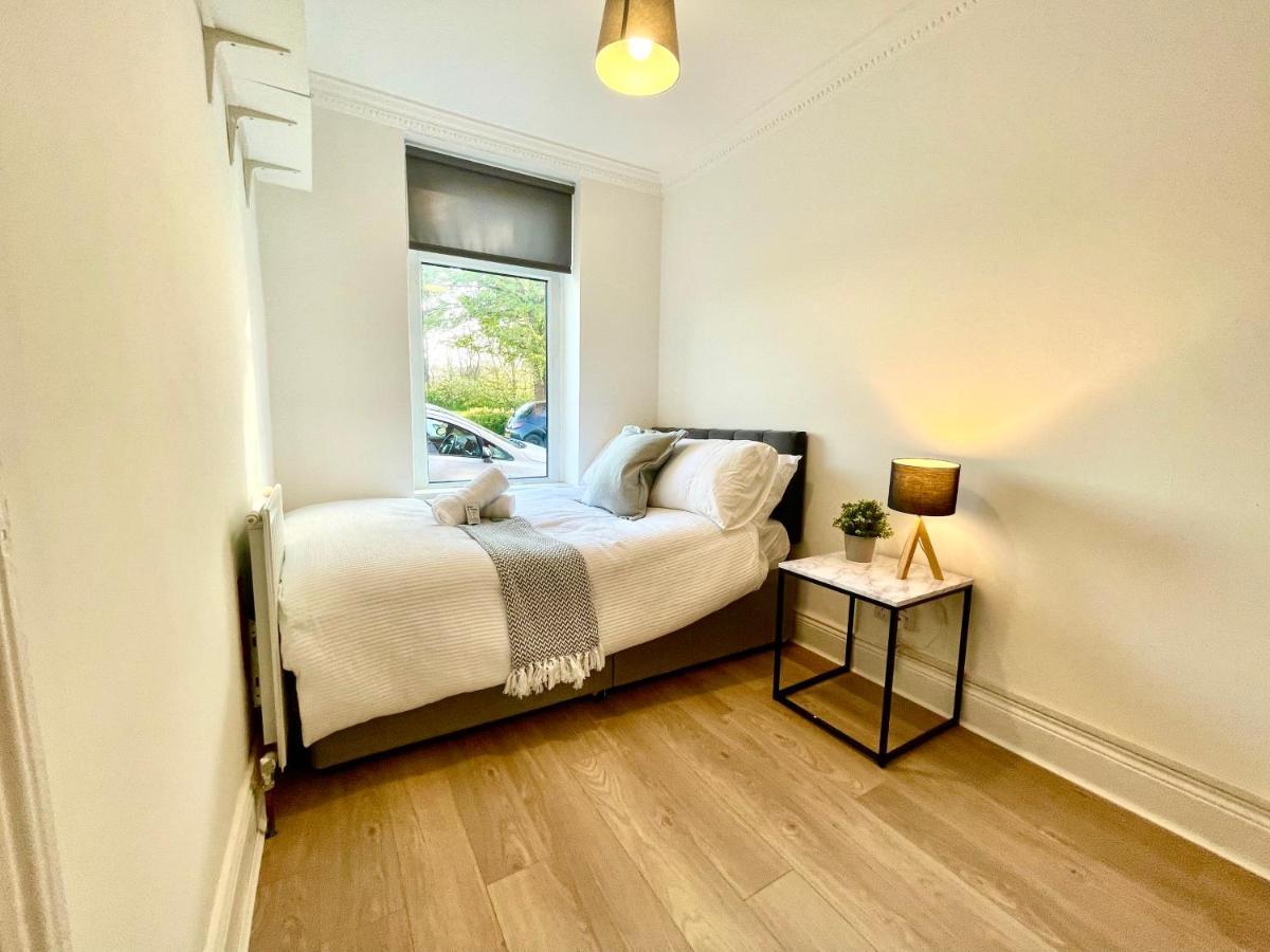 Huge Serviced Apartment With Free Parking Jesmond Exteriér fotografie