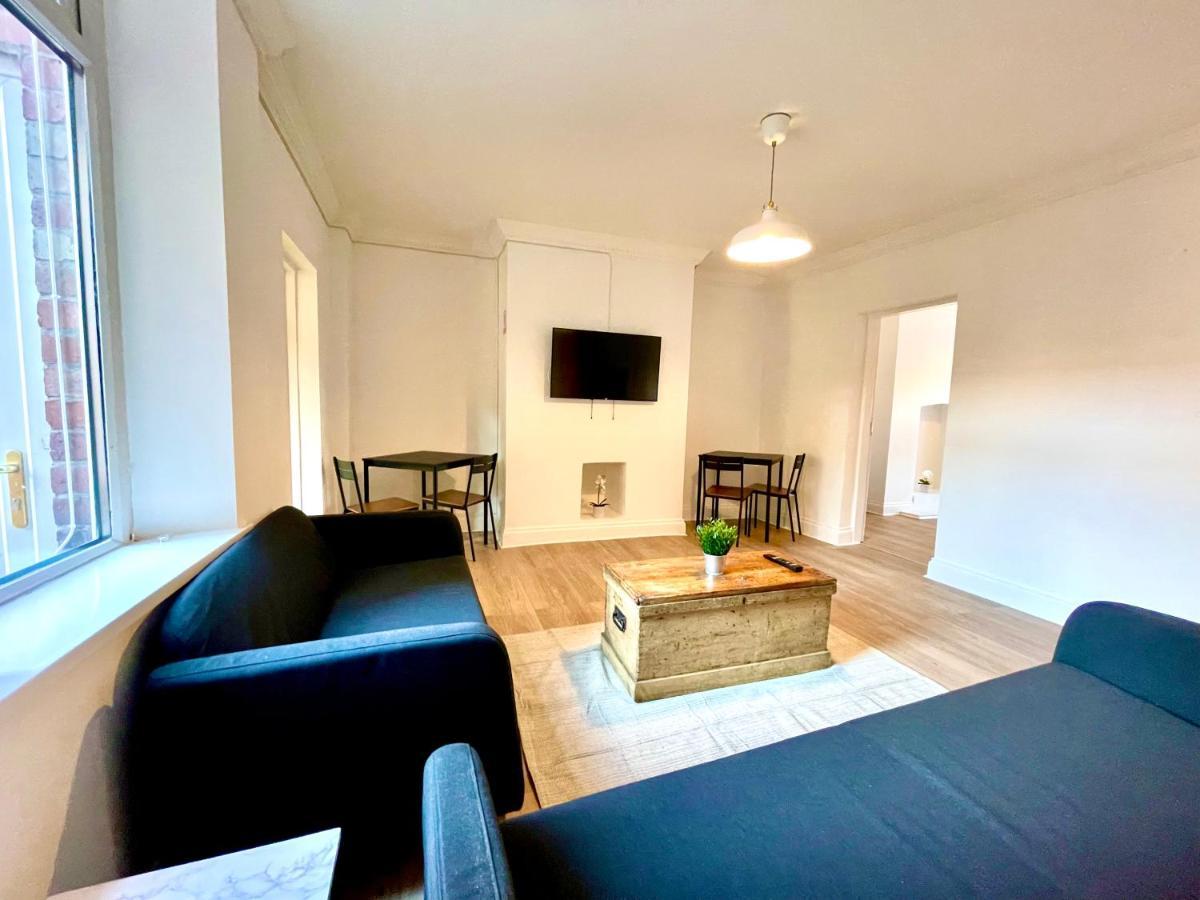 Huge Serviced Apartment With Free Parking Jesmond Exteriér fotografie