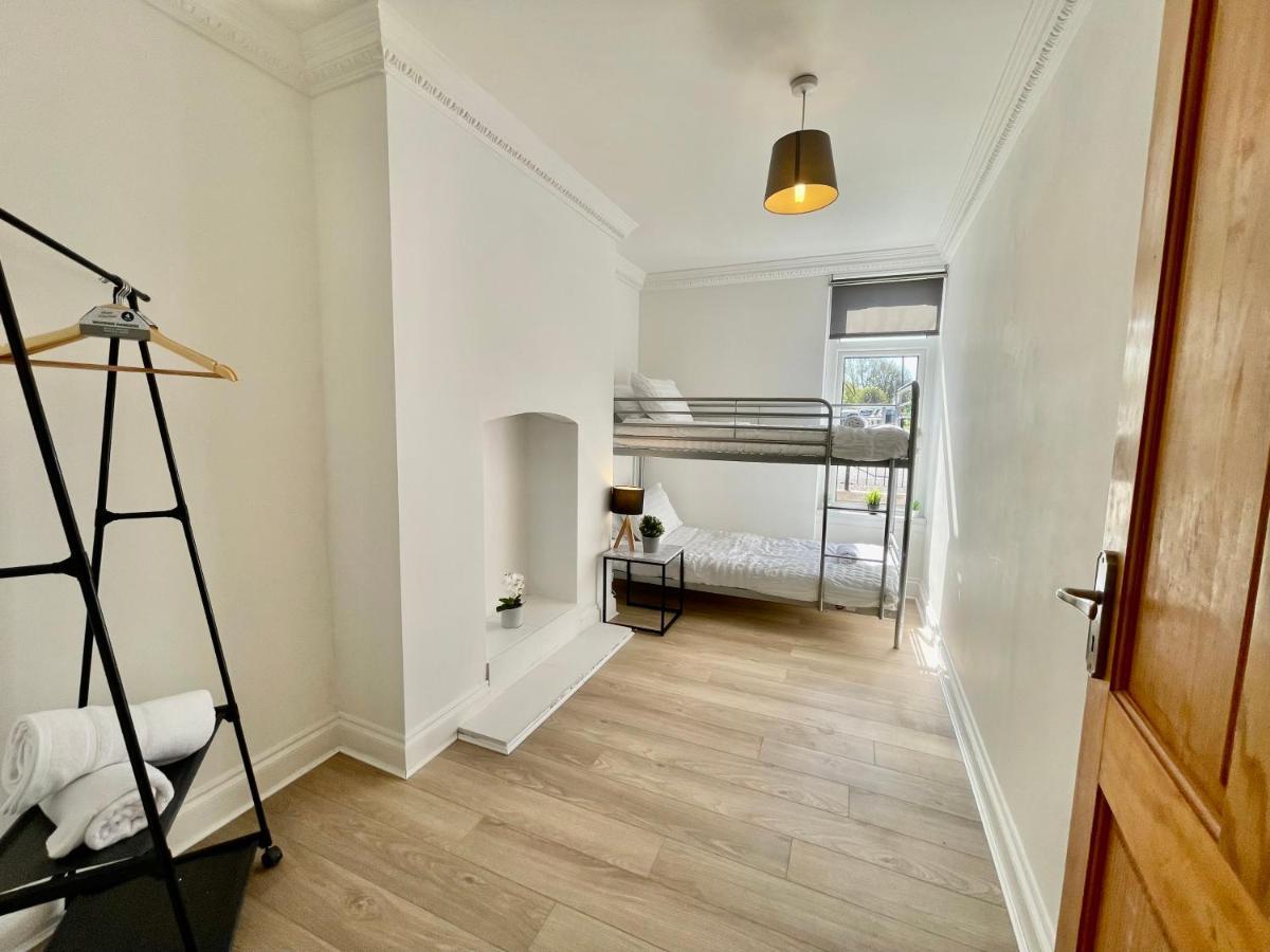 Huge Serviced Apartment With Free Parking Jesmond Exteriér fotografie