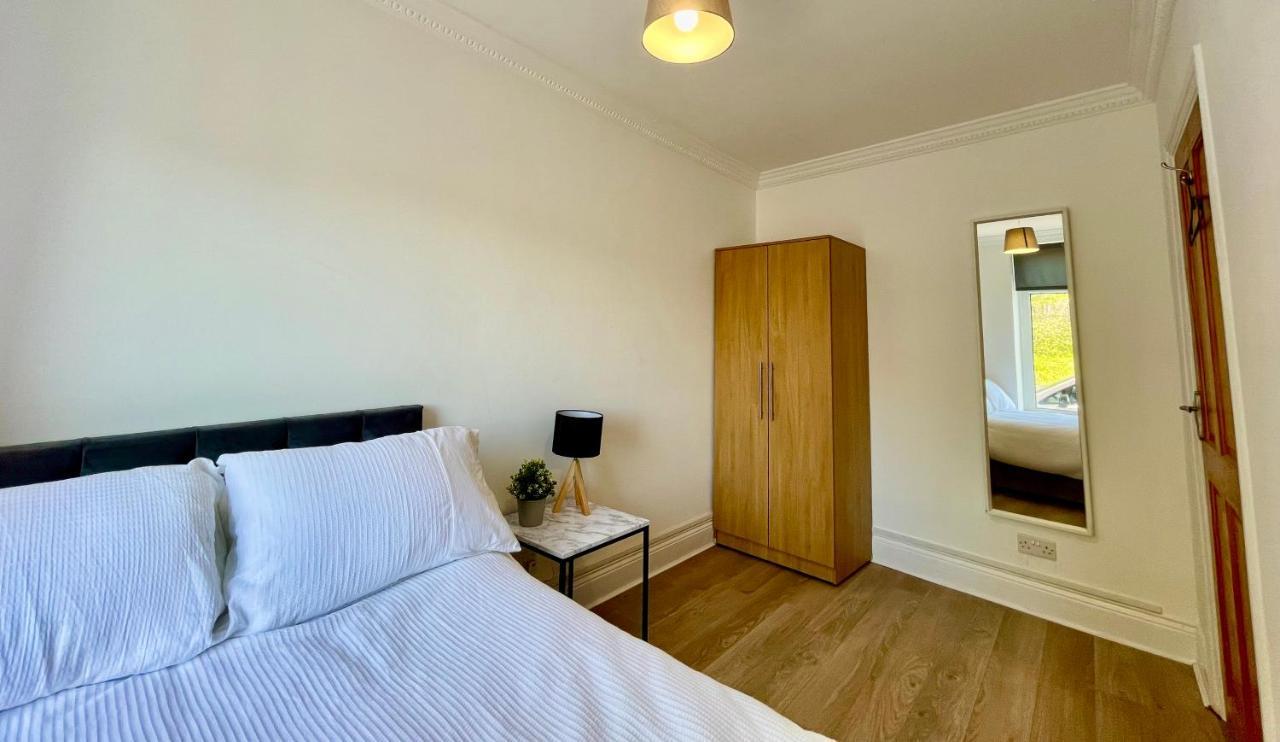 Huge Serviced Apartment With Free Parking Jesmond Exteriér fotografie