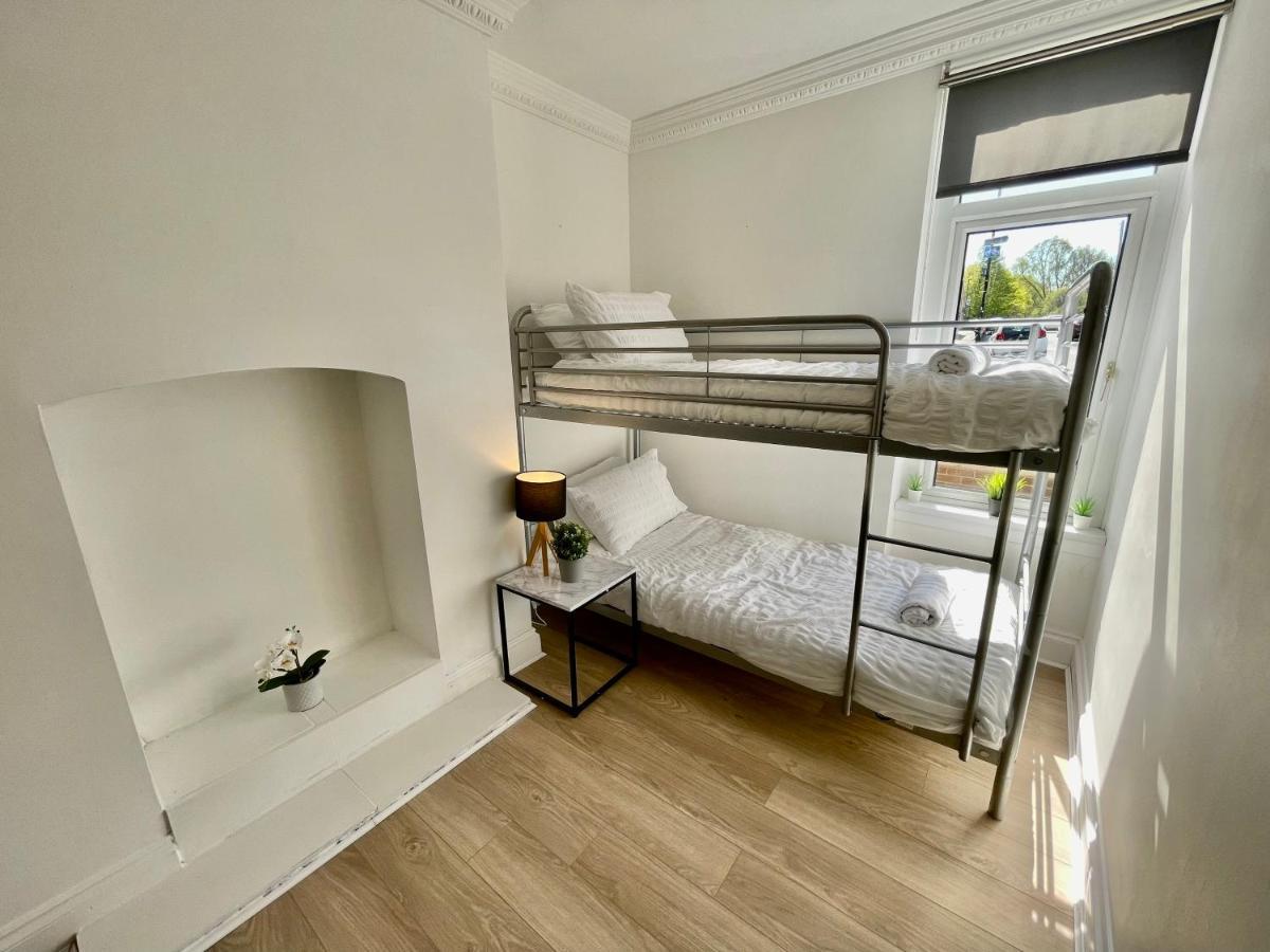 Huge Serviced Apartment With Free Parking Jesmond Exteriér fotografie