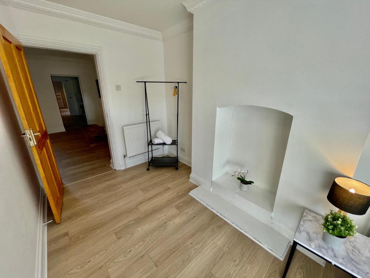 Huge Serviced Apartment With Free Parking Jesmond Exteriér fotografie